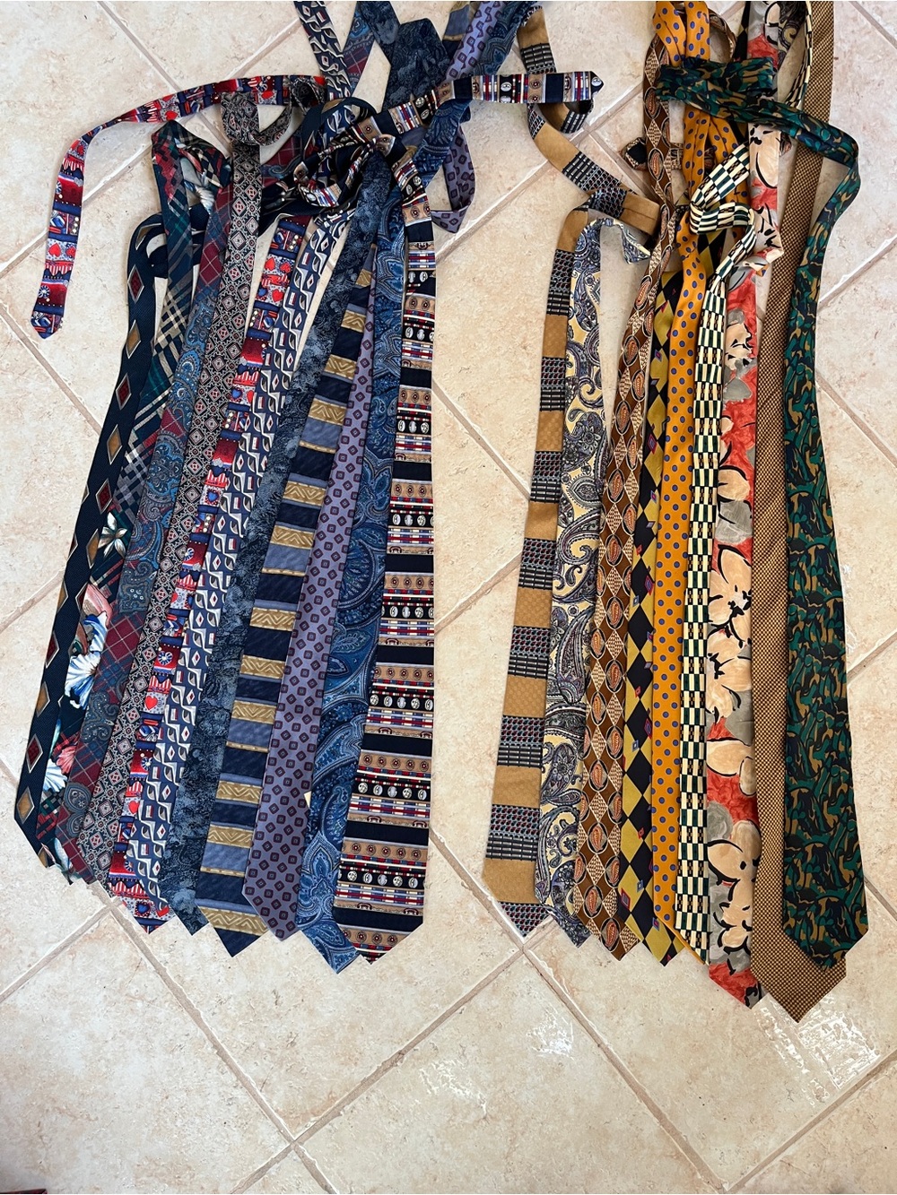 vintage 90s-y2k men’s ties -bundle of 40 ties in many colors and patterns -mint